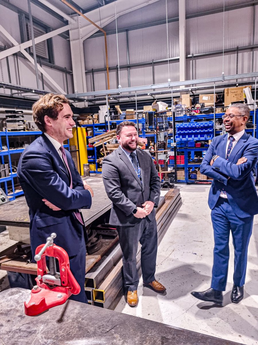 vaughangething's tweet photo. It was also great to hear about @PuffinProduce's focus on high-skilled jobs of the future - something me and @TufnellHenry went on to discuss with learners at @PembsCollege.

An amazing environment with state-of-the-art facilities, giving young people the skills they need. https://t.co/OkPtI7mdCR