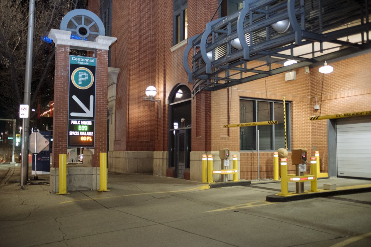 CUFF's tweet photo. If you're looking to park near Globe Cinema during #CUFFDocs, we recommend Centennial Parking, located behind Globe Cinema on 9th Ave. Parking costs $3 on weekday evenings after 6 pm and $3 for the full day on weekends.
Learn more π https://t.co/Injvzt9DSS https://t.co/HgNWaQAlGb