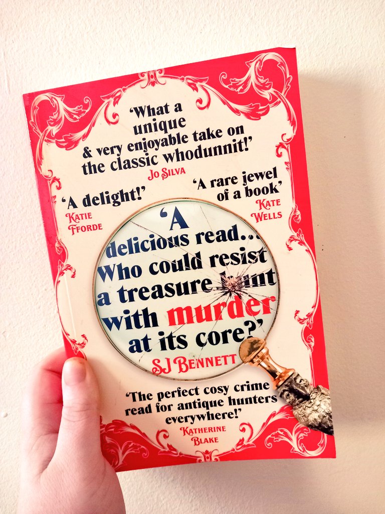 As promised, I have a giveaway of this gorgeous book, The Antique Hunter's Guide To Murder published in Feb 2024! All you need to do is follow me and like and retweet this post. I will pick a winner at random on the 30th of November. UK only, I'm afraid. #Giveaway #BookTwitter