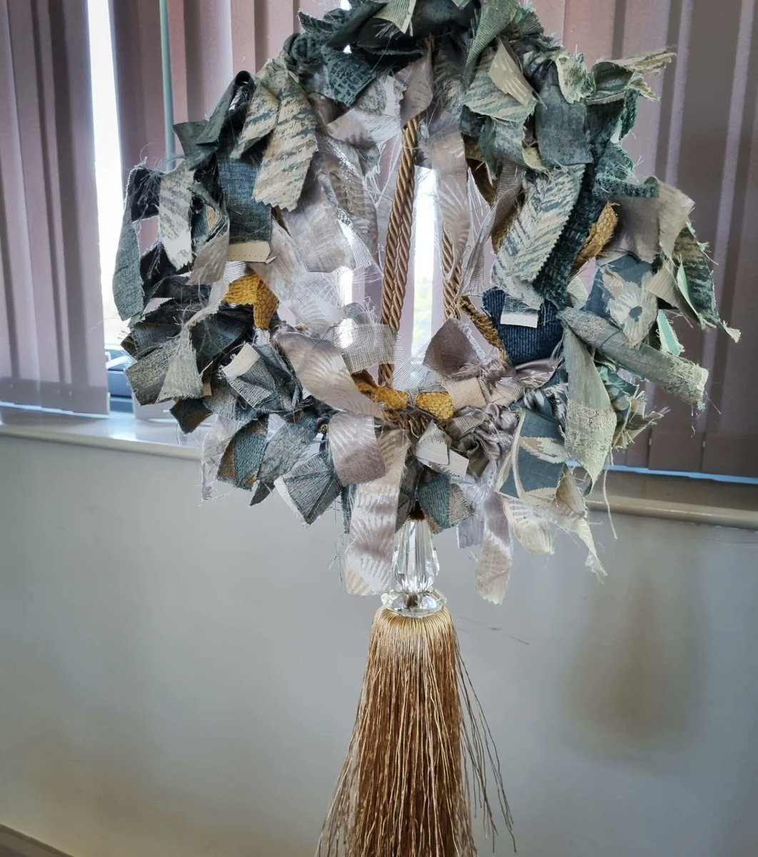 SandHighTex's tweet photo. We will also be selling these gorgeous decorations handcrafted by Mrs Bridger and our Christmas wreaths and scrunchies which our Fashion Friday club have been working hard on!! Not to be missed @SandbachHigh tomorrow from 10am! https://t.co/uLduyCZoss