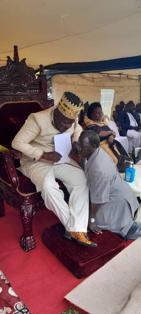 Calsaarsafaris's tweet photo. ๐15th Coronation of Ssabanyala Rtd Major Baker Kimeze in Bbaale, Kayunga District
The turn up was great๐
Mr. Steven Sekajja CEO @Calsaarsafaris representing for #calsaarculturalinitiative
Long live the king and Long live Bunyala Kingdom
#BCHFdinner #culturaltourism #culture https://t.co/TNT1HXOaCa
