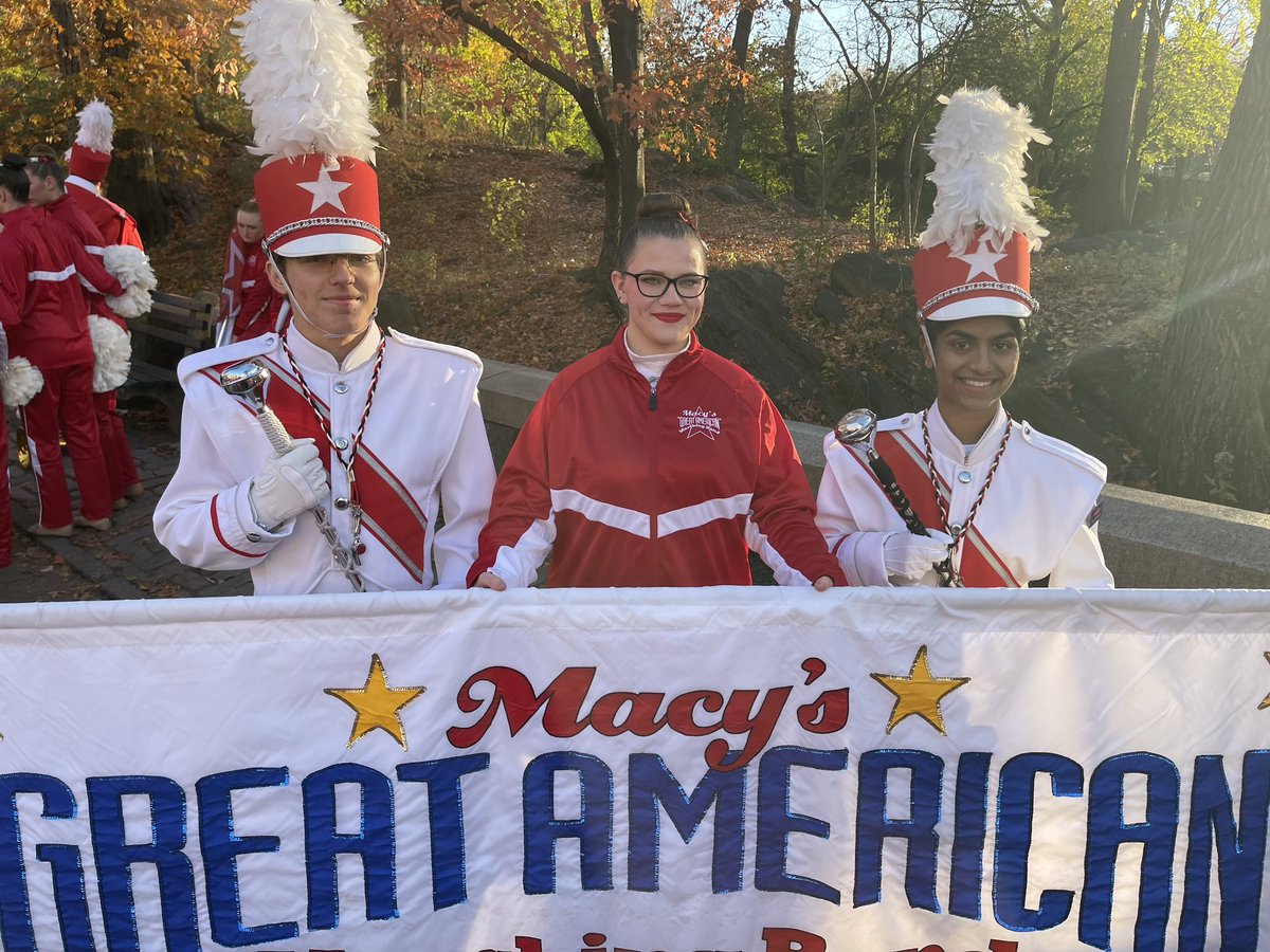 Congratulations!  Smith Walbridge Drum Majors Tyler Ulbert, from Lake Zurich High School in Lake Zurich, IL, and Deona Julary, from Hinsdale Central High School in Hindale, IL, served as Drum Majors of the Macy’s Great American Marching Band in New York City!
