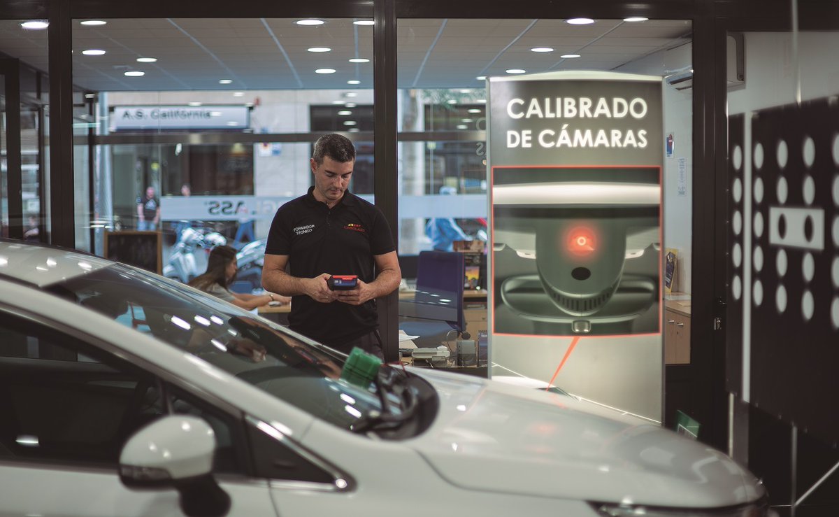 Highmotor's tweet image. ¡Cuidado al cambiar el #Parabrisas! Los sistemas #ADAS han de calibrarse correctamente también highmotor.com/cuidado-cambia… #Seguridad