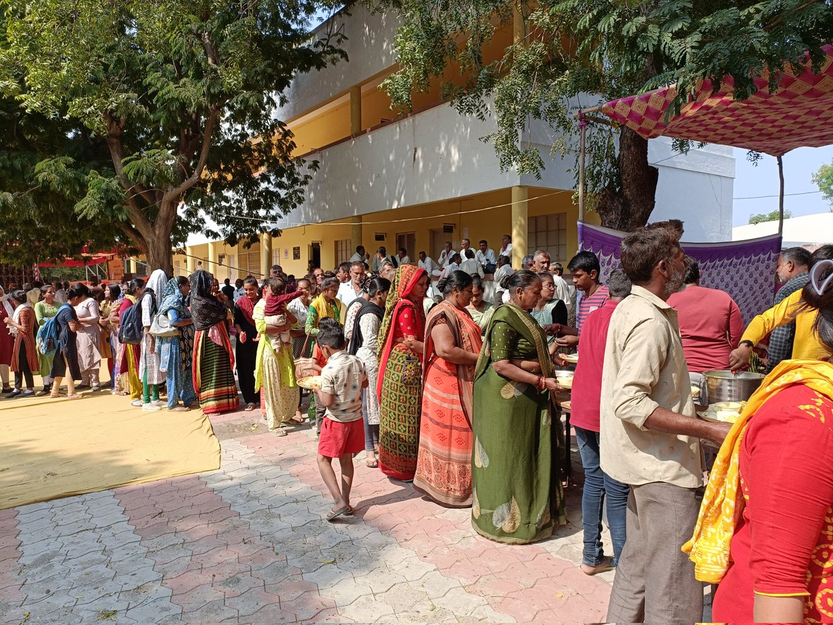 આજરોજ કોટડા સાંગાણી ખાતે તાલુકા કક્ષાના રવી કૃષિ મહોત્સવનું આયોજન કરવામાં આવેલ જેમાં બહોળી સંખ્યામાં ખેડૂતોએ હાજરી આપી હતી