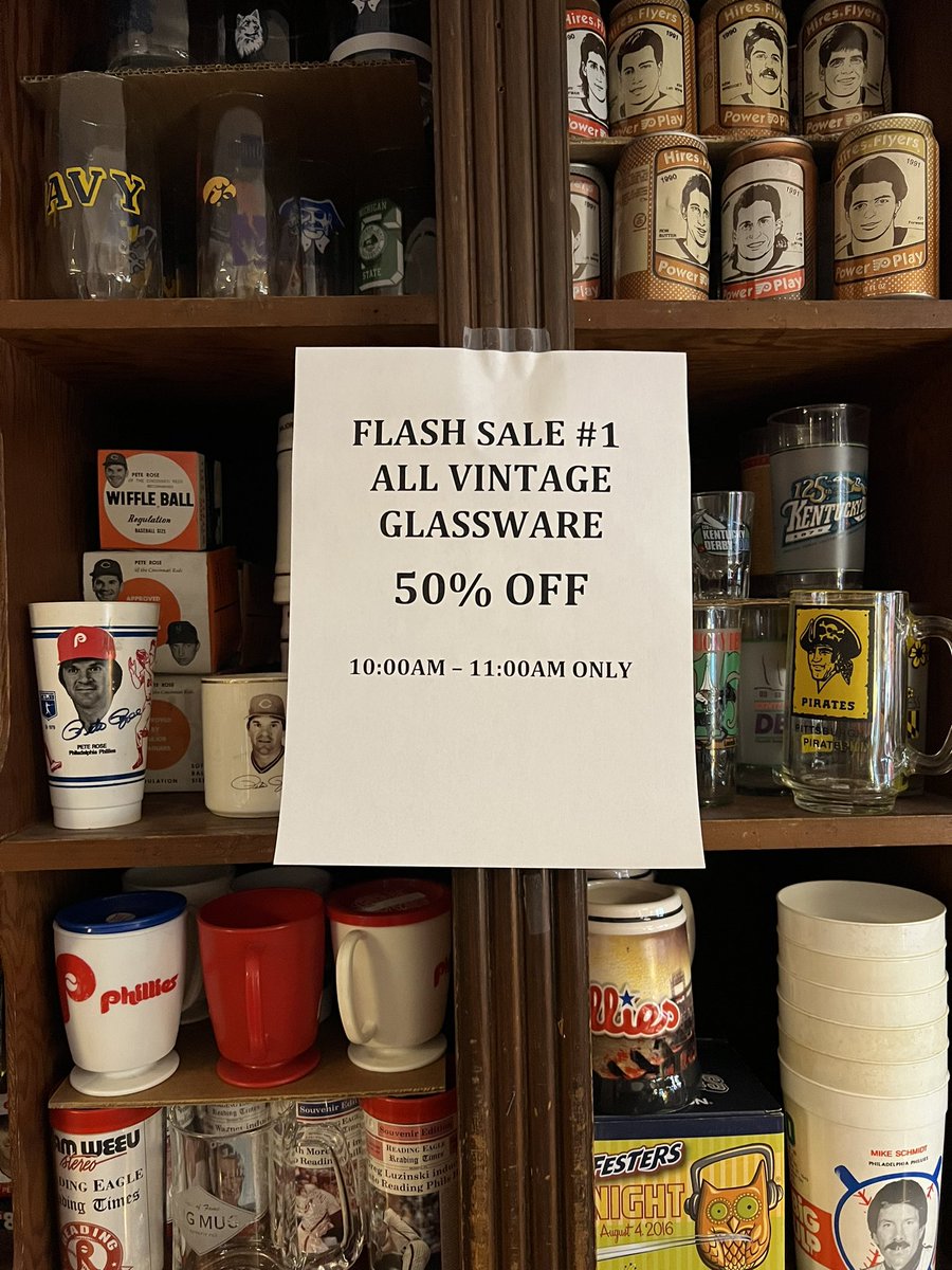 BCBaseballCo's tweet photo. #blackfriday flash sale #1 ⚡️

50% off all vintage glassware from 10-11am https://t.co/KklITCqFbs