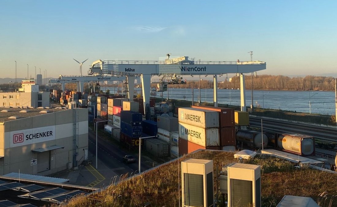 ReNEW was one of the selected demonstrator projects during the #DanubePortsDays held in Vienna on 23 &amp; 24 November 2023 at thinkport VIENNA - smart urban logistics. 🌍🚢

The event was a great opportunity to discuss the state-of-the-art and the latest innovations in #IWT. 🌱💡