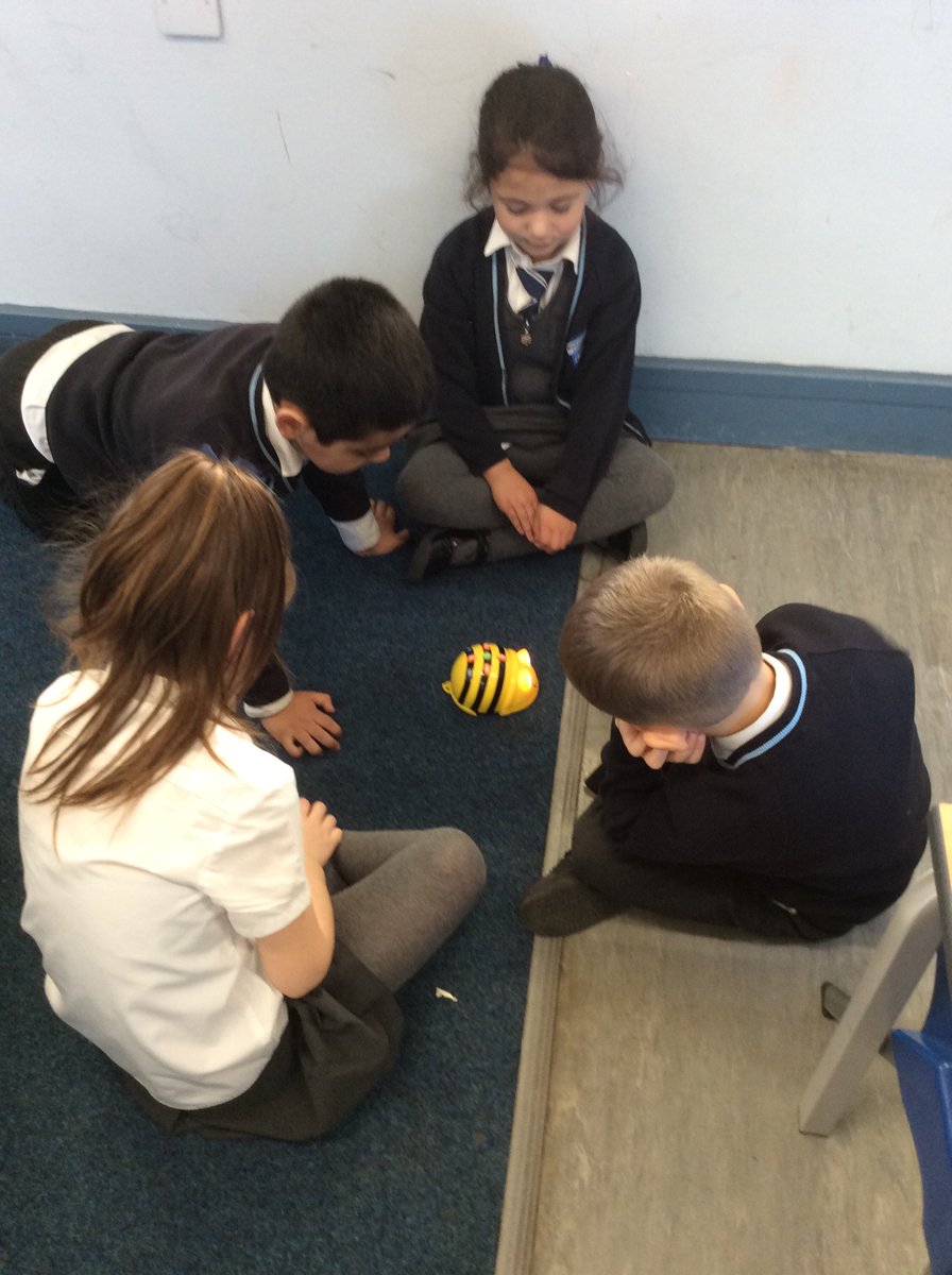 ditton_ps's tweet image. 1RD have enjoyed computing this afternoon. They have explored Beebots, finding out what the buttons do and how to make them move. 🐝 💻 #DittonPrimaryComputing