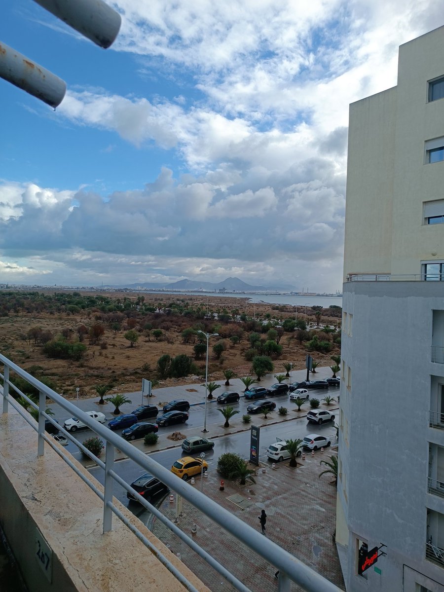 سَتدركُ يَوماً بِأنّك كُنِتِ تقَلقْ أكْثَر مِمّا يَنبَغِي وأنّ الله دبّر لك كُل شيء أفْضَل مِمّا كُنت تَتَمنّى .