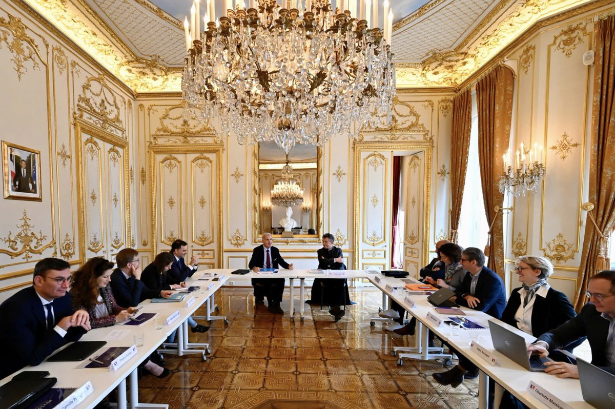 Franck_LEROY_'s tweet photo. Heureux d'accueillir @PascalCagni, @LaurentSMartin et le Conseil d'administration de @businessfrance dans la @regiongrandest.

La bataille pour la souveraineté et le développement économique de nos territoires se gagne en équipe !

Ensemble, nous travaillons à l'accroissement des investissements étrangers et à l'internationalisation de nos entreprises. 

➜ Les résultats sont déjà là : le #GrandEst se place parmi les leaders en matière d'accueil des IDE et au 2e rang pour les exportations !