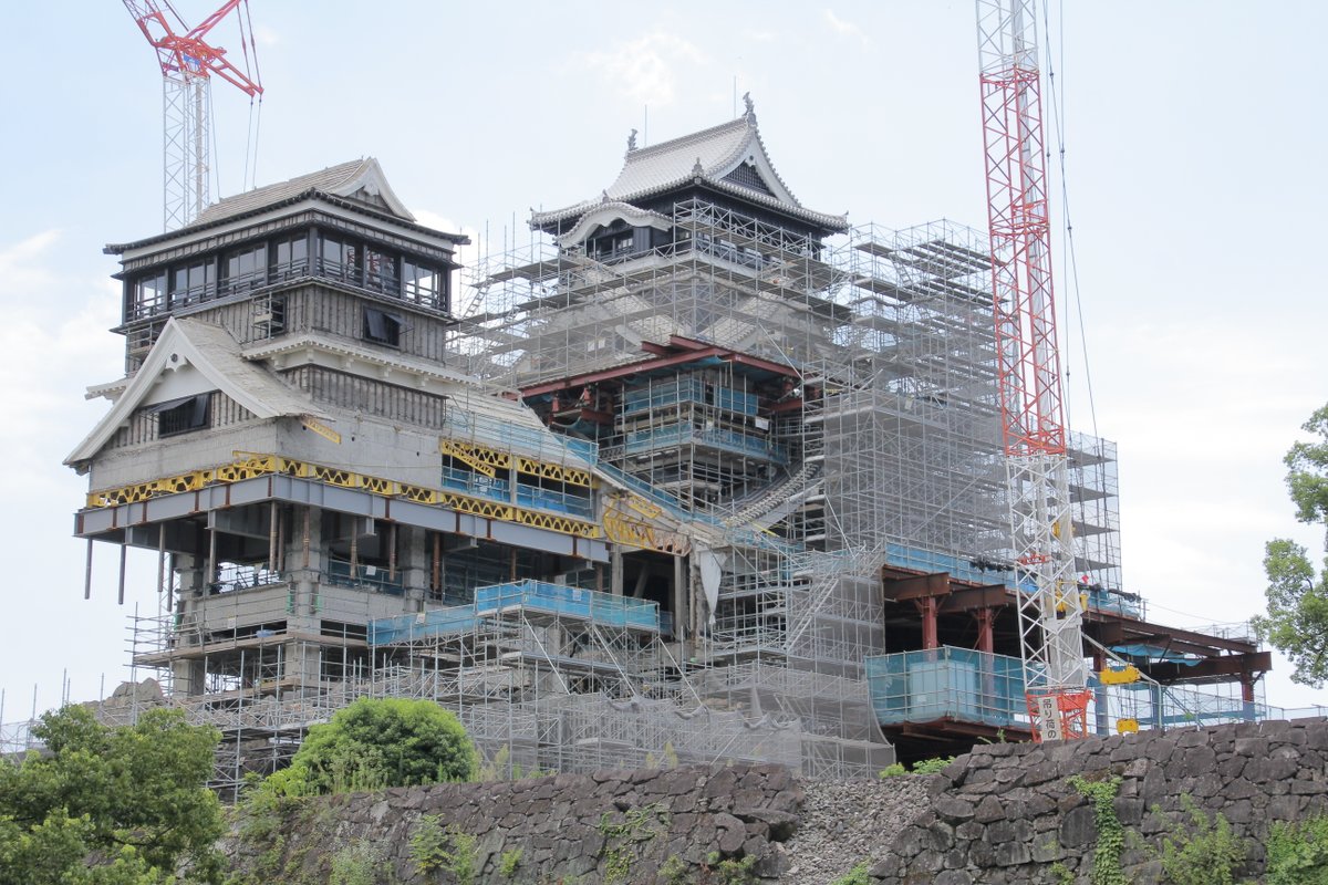 #二度と撮れない画像を貼れ 

二度と見れない方が良いのか分からない、小天守が宙に浮いている熊本城天守閣