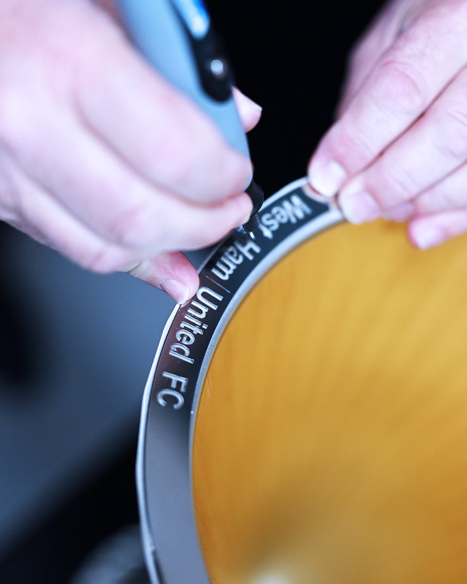 ✍️ Who's name will be on the trophy next? 🏆

#UECL