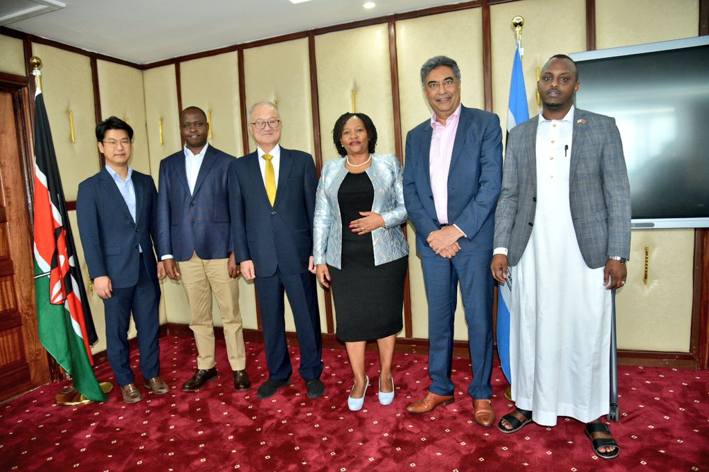 CS Rebecca Miano, EGH (@rebecca_miano) on Twitter photo This afternoon,I hosted Mr. Kihak Sung, chairman of Korean based Youngone Corporation, a premier performance and outdoor apparel, footwear and accessories manufacturer who's set to invest in Kenya. Glad that earlier he'd signed a MOU with my <a href="/epzakenya/">Export Processing Zones Authority - Kenya</a> team signifying a This afternoon,I hosted Mr. Kihak Sung, chairman of Korean based Youngone Corporation, a premier performance and outdoor apparel, footwear and accessories manufacturer who's set to invest in Kenya. Glad that earlier he'd signed a MOU with my <a href="/epzakenya/">Export Processing Zones Authority - Kenya</a> team signifying a