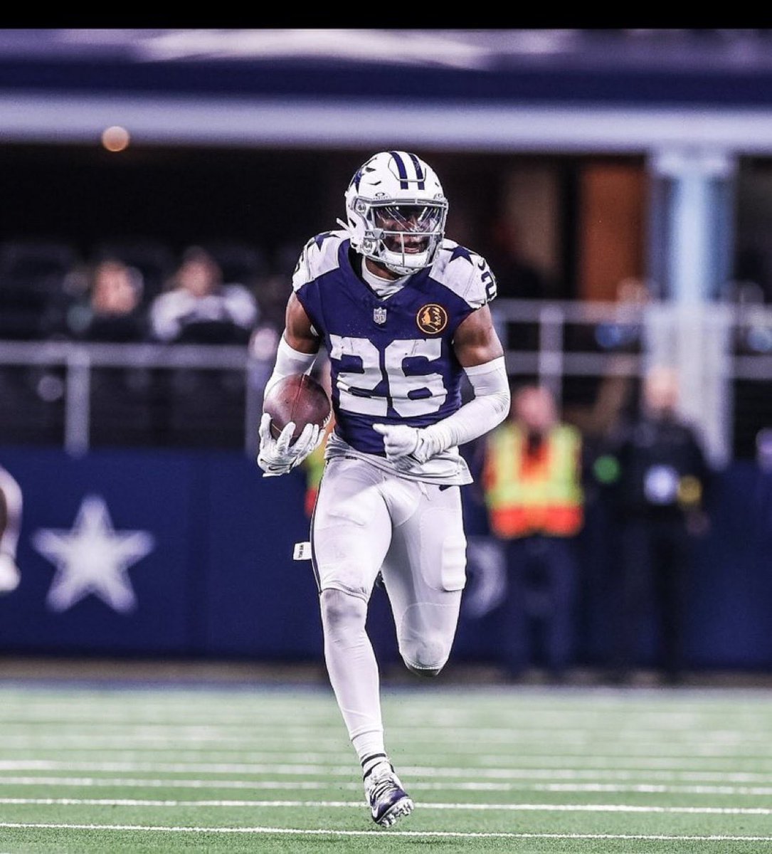 WerderEdNFL's tweet photo. When your young athlete is struggling and needs inspiration, tell them about DaRon Bland.

One scholarship offer out of HS from Sacramento State. Later played at Fresno State.

#Cowboys 5th-round pick. The 22nd CB drafted.

NFL record for most pick-6s in single season with 5. https://t.co/Pt372mfTnB