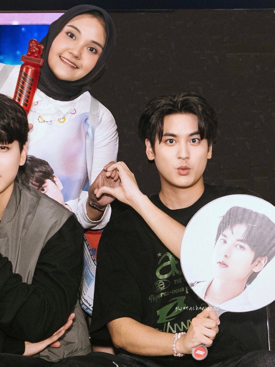 191123 % sasa finally meet up close with my forever and always #CHANWOO, he's fckn' insane and so heavenly for real!!? 🥵😭💗💗⭐️‼️

#iKONTakeOffinJakarta