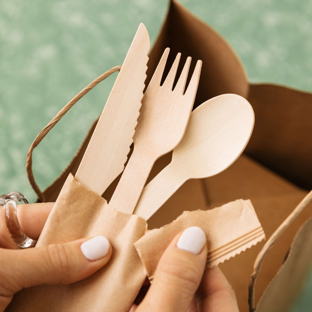 Switching to sustainable is simple w/the all new Galligreen Wrapped Wooden Cutlery offerings!Galligreen #Compostable #WoodenCutlery are made of 100% high quality and #FSC Certified wood, w/o additives/coatings, now wrapped in paper! Fork, knife, spoon &amp; kit w/napkin are available