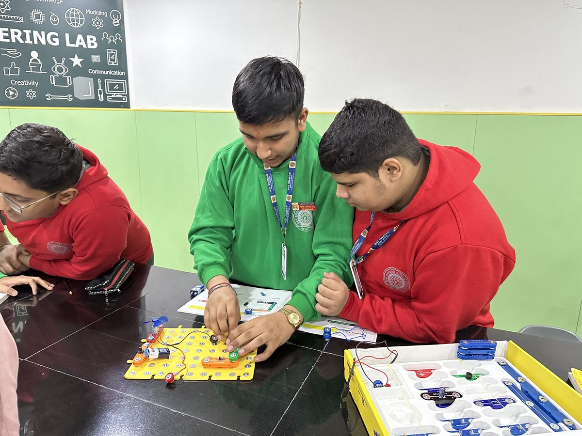 hayatfa62703025's tweet photo. Learning always give way to understand  concepts , but it becomes more fruitful when students perform joyful activities to understand difficult concepts.#CBSE #ministryofeducation #Vivid87 #bbpsmv https://t.co/hlBRp59NkD