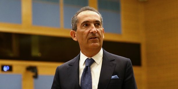 CerfiaFR's tweet photo. 🇫🇷 FLASH | Le groupe d'Altice #France de Patrick #Drahi, comprenant SFR, BFMTV et RMC, a enregistré une baisse de 2,8% de son chiffre d'affaires au troisième trimestre par rapport à la même période de l'an passé.

👉 Il continue de voir une diminution du nombre d'abonnés tant dans l'Internet fixe que dans le mobile.