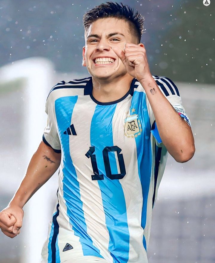 NinodeRiver_'s tweet photo. Mira la tremenda joya que tiene River, Demichelis la re concha bien de tu vieja https://t.co/2ck4HJLD7T