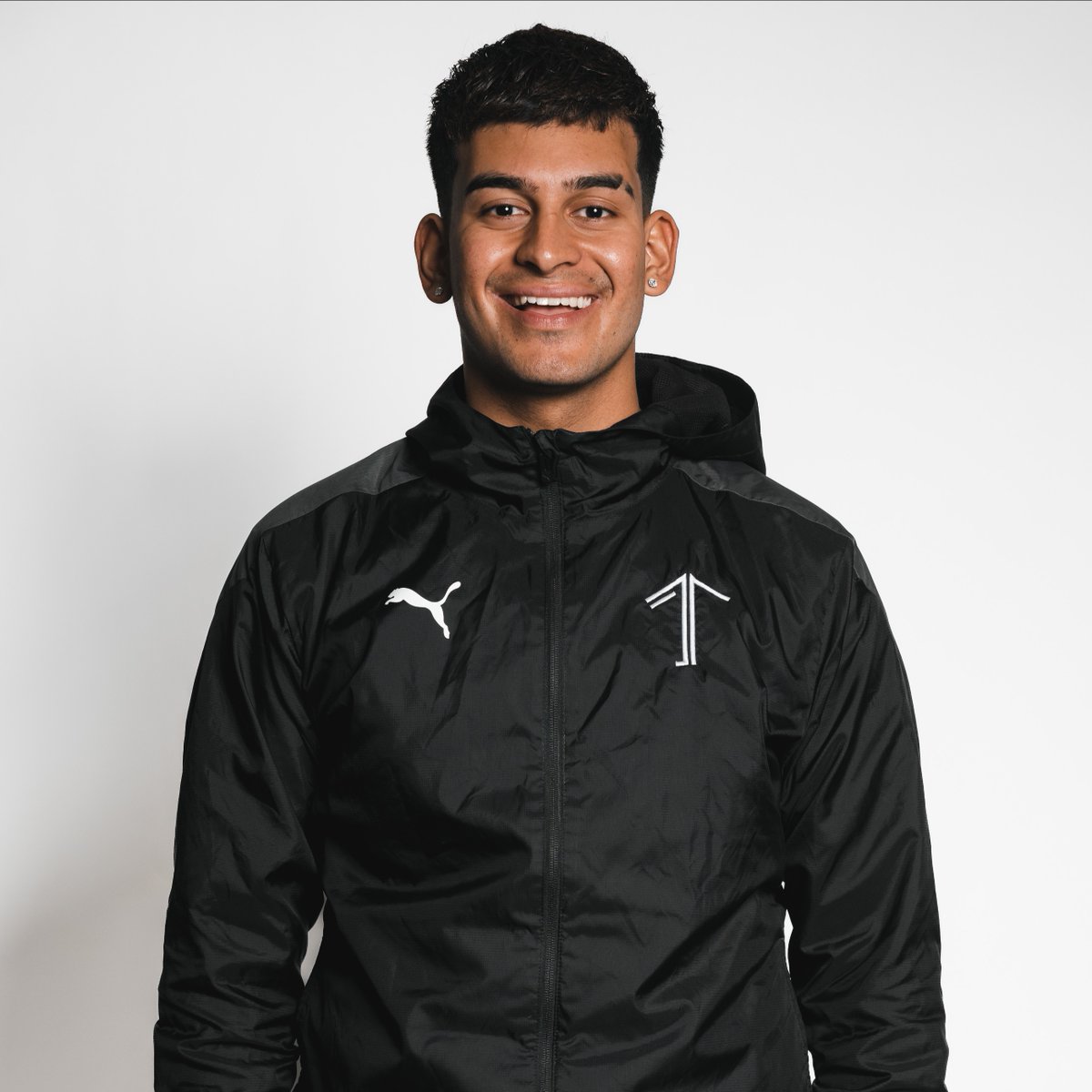 1UPSOCCER's tweet photo. Black Friday Sale ✨ 

Our Black Friday Sale will including the following items on our online store:

- 1UP Sling Bag 25% Off
- 1UP Rain-jacket 15% Off
- 1UP Crewneck 30% Off

Our sale will be on until Sunday!

Visit https://t.co/RoZlHf8Ndn to order now.

#EnjoyTheProcess https://t.co/xtabz5NQxL