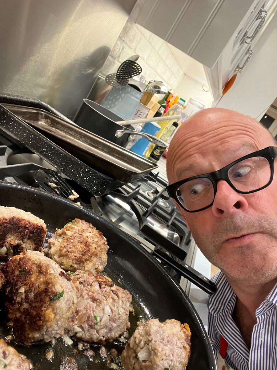 HarryHill's tweet photo. Sign up today and find out more here: https://t.co/DR2ey7hjtl 
#charity #rarediseases #fundraising #chef #cooking #celebritychef #food #foodie https://t.co/4ytJAnFFyN
