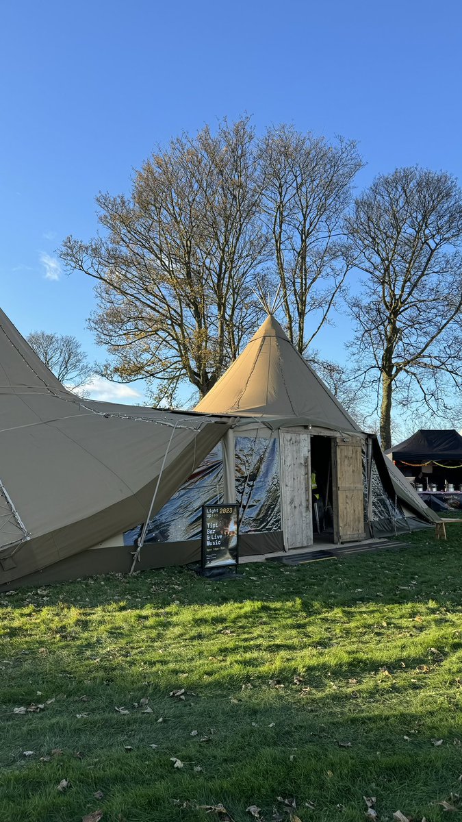 🎄 Light Up The Castle 🎄 We’re ready to go at the castle here in Pontefract, serving up an array of drinks until 8pm tonight! We’re also back from 12 until tomorrow too 🍻