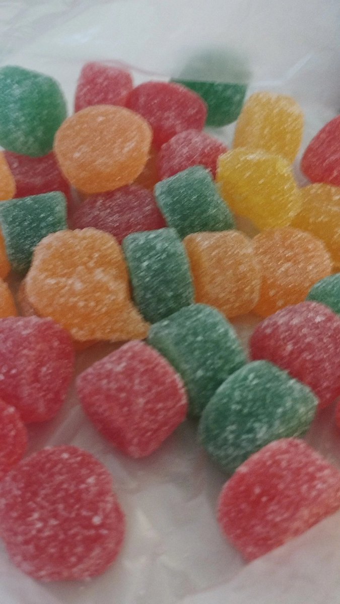 Me regalaron un montón de gomitas en el trabajooo!!!! 😁