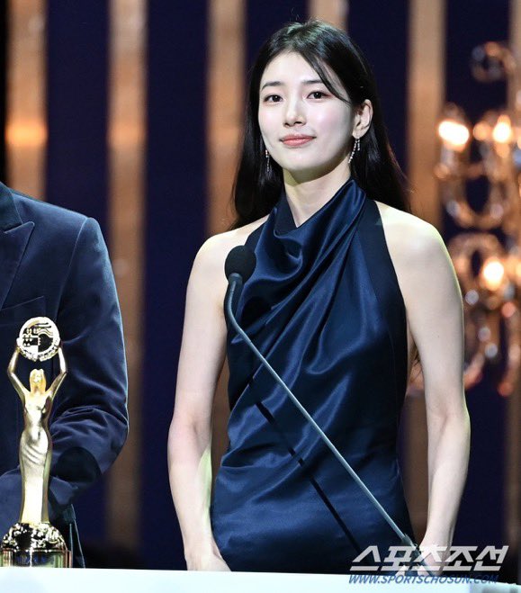 📷 231124 SUZY at BLUE DRAGON FILM AWARDS 2023 (1) 

#BlueDragonFilmAwards2023