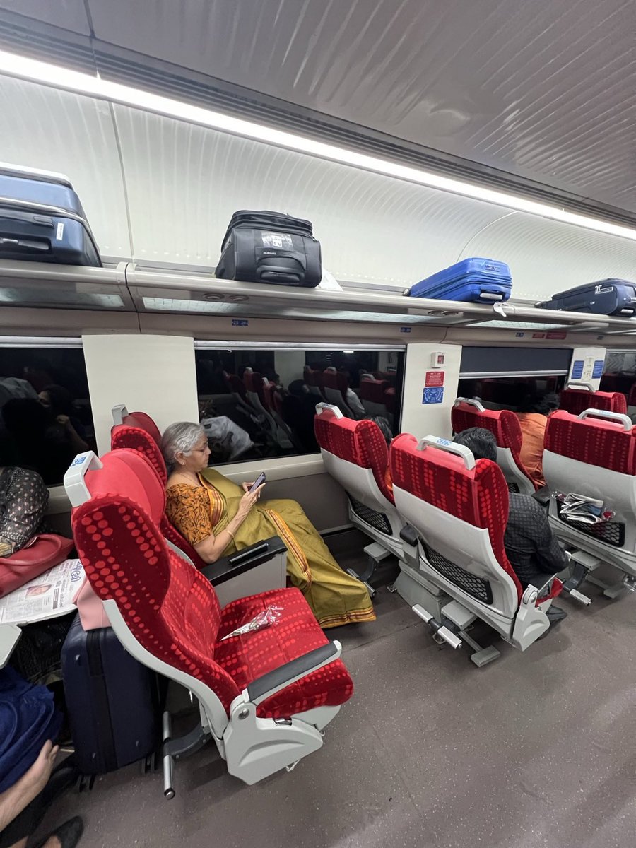 nsitharaman's tweet photo. Taking a ride on #VandeBharat from Kochi to Thiruvanathapuram. Vande Bharat was introduced by @PMOIndia @narendramodi in September 2022. It is after a year that I have the opportunity to travel in one of them. Being popular, the train runs fully booked. Well done @RailMinIndia https://t.co/YKOQF7OmNY