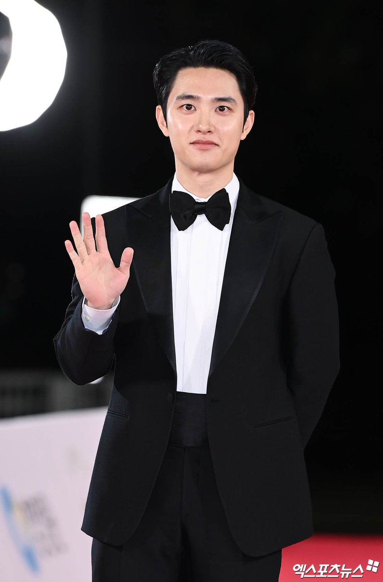 knockknock0408's tweet photo. D.O. https://t.co/MscG6ujpPB