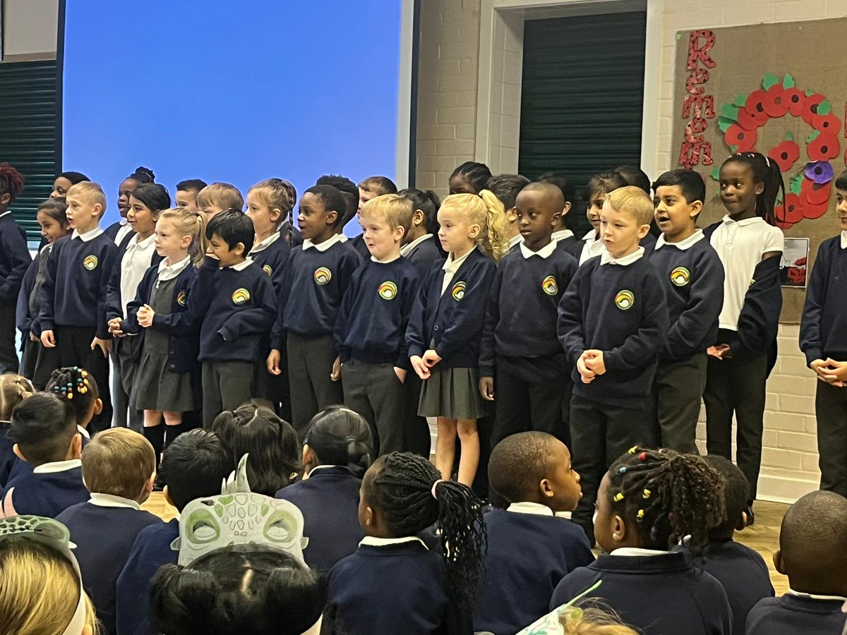 StannesrcOL4's tweet photo. Some fantastic performances this morning with our whole school performance poetry assembly! #tyger @MichaelRosenYes #flandersfield #BrianMoses https://t.co/xhL37f6UyJ