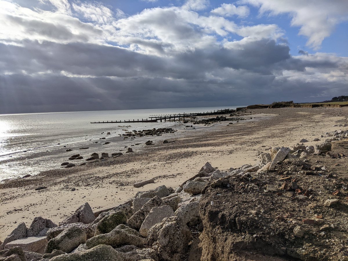 MarkGuy1's tweet photo. Tide going out at #Climping Beach today https://t.co/sgchX5JYsS