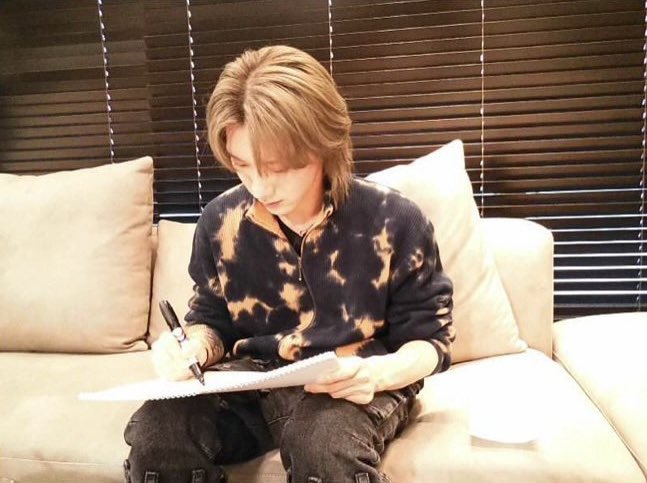 Pls rt

Evening Class - 14
📌 readawrite.com/c/edb28f1ec933…

ฟิคเรื่องนี้ไม่มีดราม่า
จะพยายามอัพทุกวัน

📍 มีกิจกรรมแจกโพลารอยด์ท้ายตอน
 #eveningjt #jaeten ft. noren