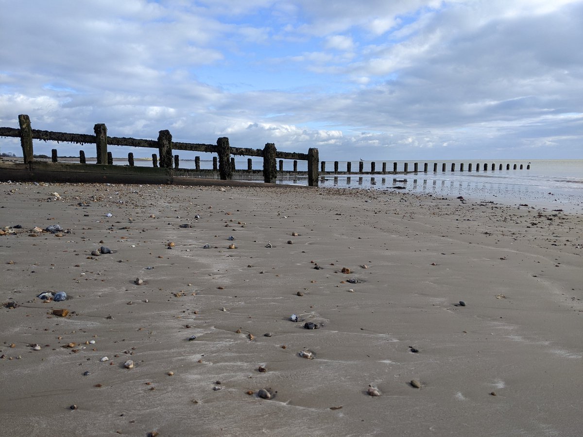 MarkGuy1's tweet photo. Tide going out at #Climping Beach today https://t.co/sgchX5JYsS