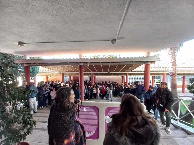 Hoy nuestro instituto ha conmemorado el Día Internacional de la Eliminación de la Violencia contra la Mujer con la lectura de un manifiesto leído por alumnos de nuestro centro, con poemas y con música. 
radioedu.educarex.es/radiocastillod…