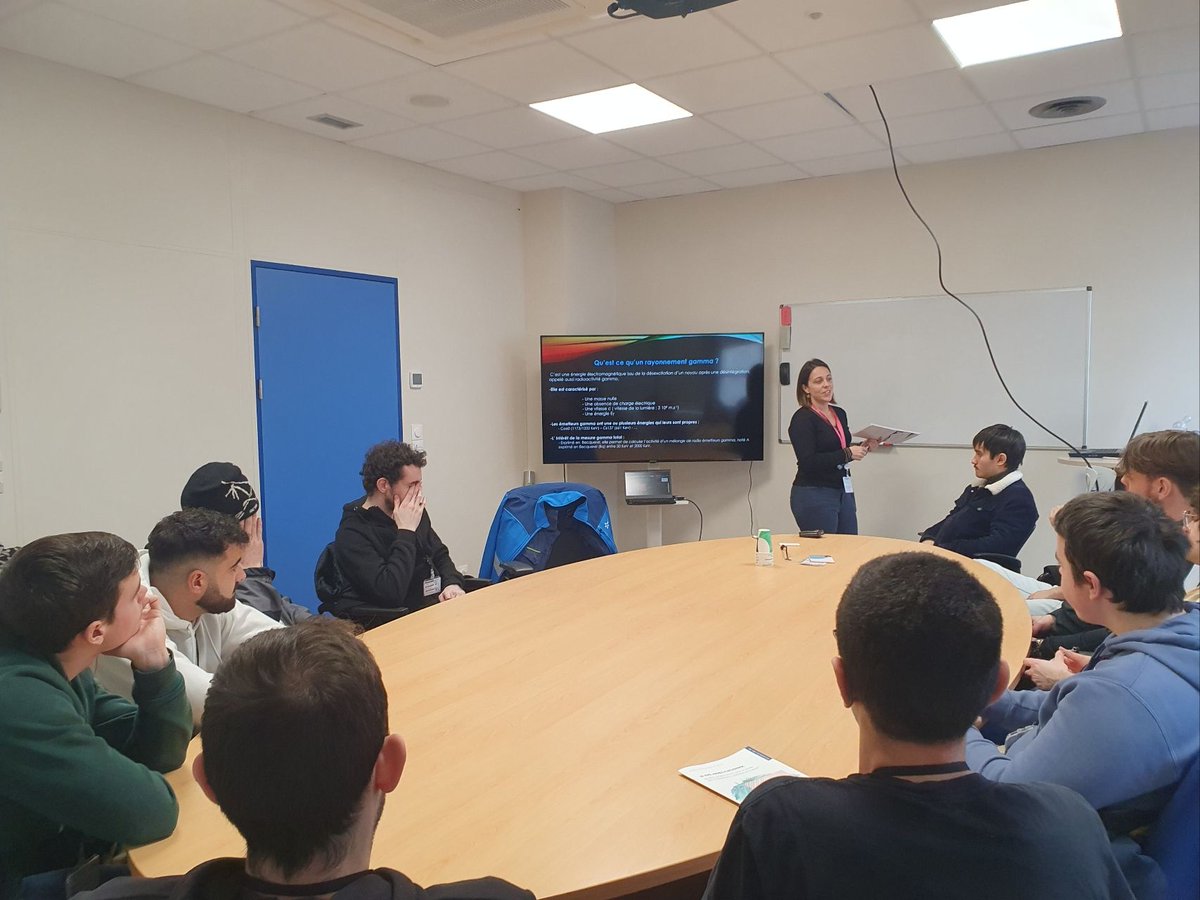 IUTunivpoitiers's tweet photo. Mécénat de compétences @EDFCivaux 
J2 - Nos étudiants #BUT3 Mesures Physiques poursuivent leur apprentissage.
Trois salariés engagés dans le mécénat abordent la découverte d'une centrale nucléaire, l'évaluation de l'impact environnemental d'un processus industriel... https://t.co/w3zoBe7INi