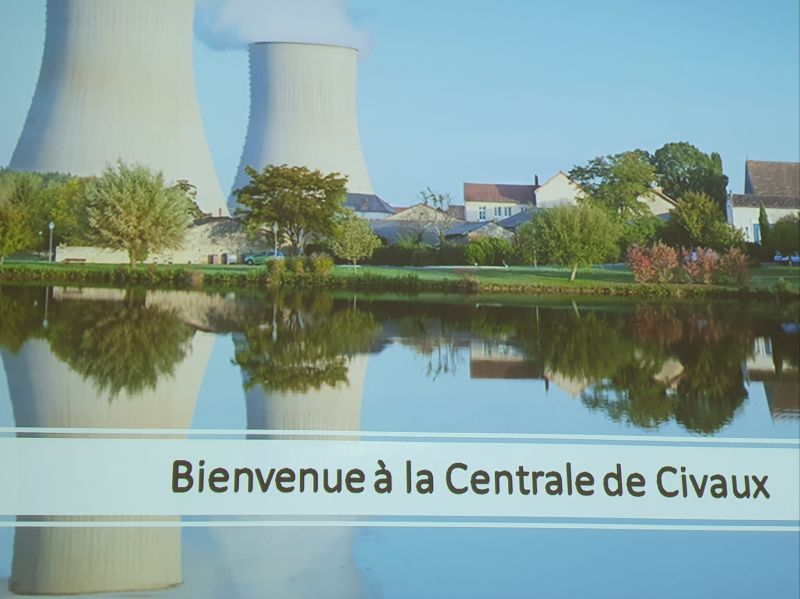 IUTunivpoitiers's tweet photo. Mécénat de compétences @EDFCivaux 
J2 - Nos étudiants #BUT3 Mesures Physiques poursuivent leur apprentissage.
Trois salariés engagés dans le mécénat abordent la découverte d'une centrale nucléaire, l'évaluation de l'impact environnemental d'un processus industriel... https://t.co/w3zoBe7INi