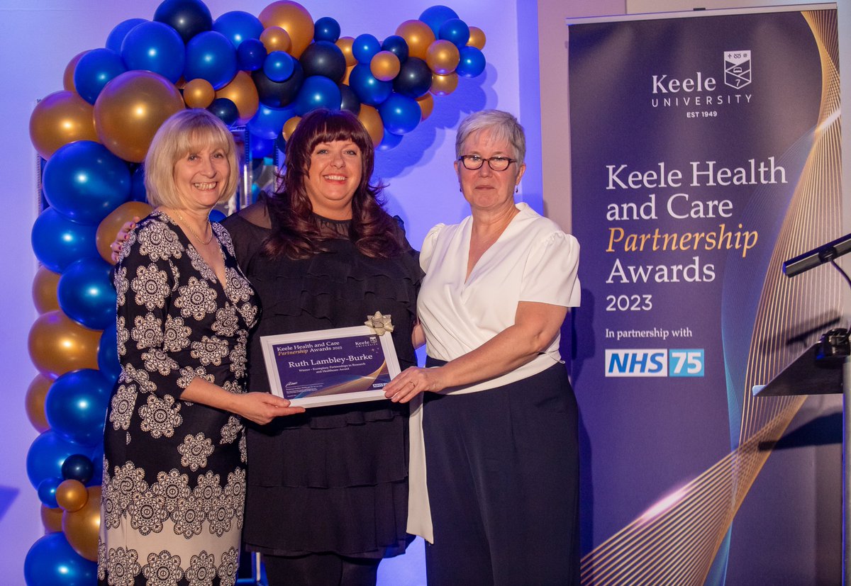 Congratulations to the winner of the Exemplary Partnerships in Research and Healthcare Award, Ruth Lambley-Burke from <a href="/mpftnhs/">Midlands Partnership University NHS FT</a>, presented by Krysia Dziedzic, <a href="/KeeleUniversity/">Keele University 🐿️</a> <a href="/KeeleMedSchool/">Keele Medical School</a> 

#KeelePartnershipAwards
