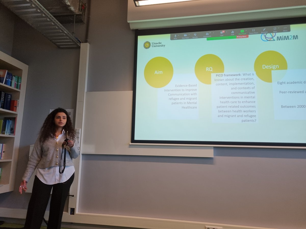 Houda al Kalaf vertelt over haar systematische review over communicatieve interventies voor geestelijke gezondheidszorg bij vluchtelingen en migranten. Hoe verbeteren we van interculturele communicatie in zorgontmoetingen? <a href="/ACHC_UvA_/">ACHC</a> <a href="/MH4AllProject/">MHealth4all</a>