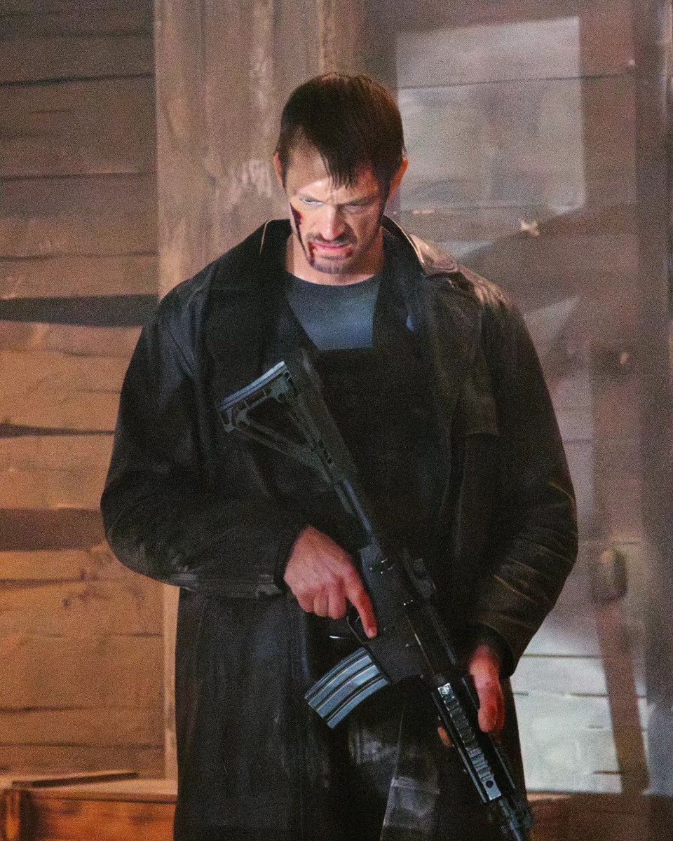 Joel Kinnaman as Godlock in 'Silent Night'. #johnwoo #joelkinnaman #silentnightmovie instagram.com/p/C0B_SBKhUNw/