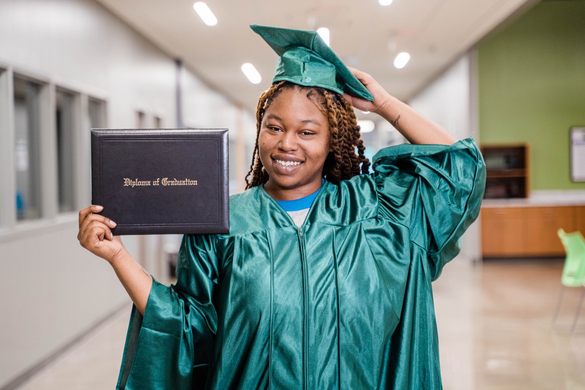 GoodwillAR's tweet photo. ONE. MORE. WEEK. 💚
We are so excited for The Excel Center Graduation next Friday! 🎓
#goodwillar #lookforthegood #teambluear #theexcelcenter https://t.co/B0idSEOvHy