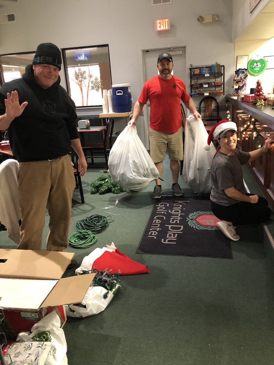 Knights Play Golf tweet media