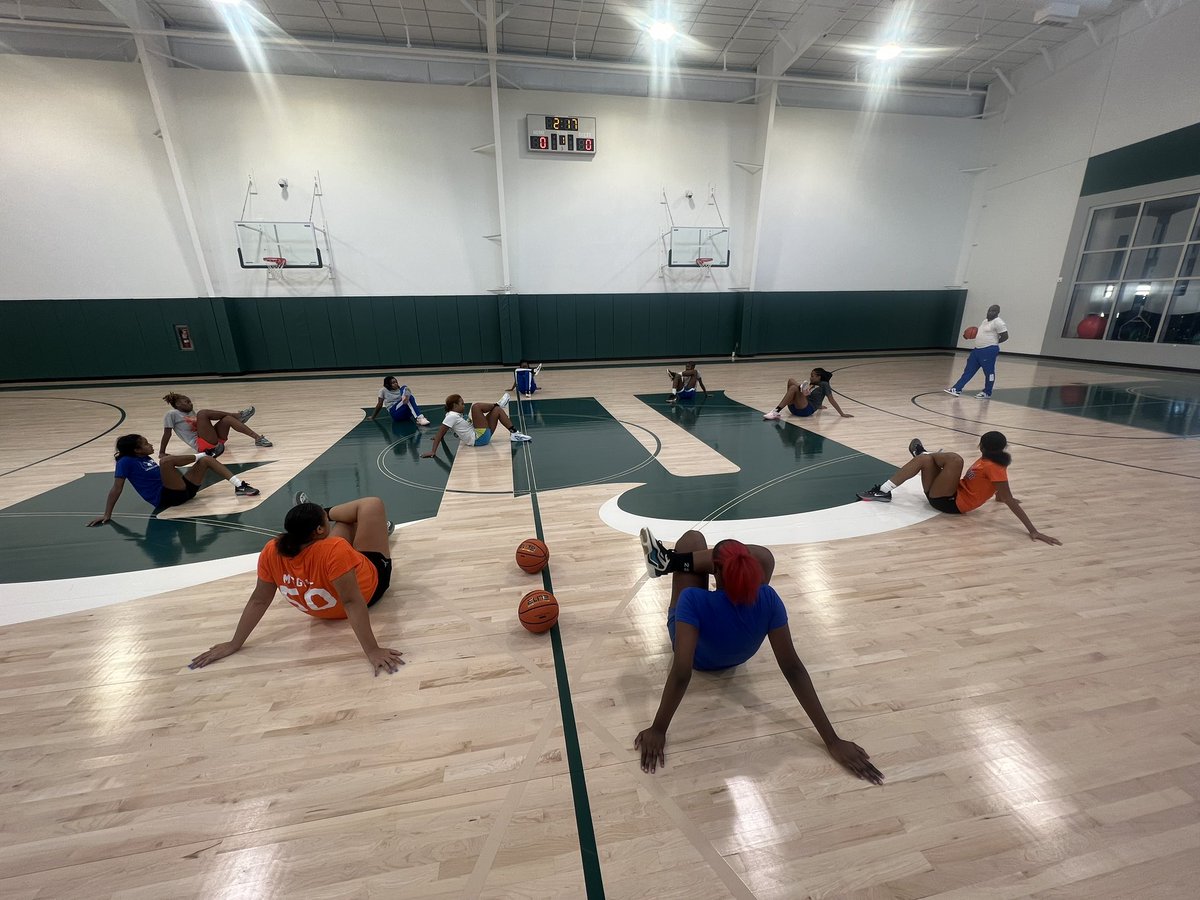 11/19/2023 - part of being a coach is providing moments that you hope your players will remember for years to come.

#ButlerCollegePrepGBBALL 
#LadyLynxBCP 
#LynxEatemUp🐯 
#GoLynx🏀🧡💙 
#FeartheLynxBCP
#LadyLynxwantitall 
#LadyLynxRedemptionTour
#MoreHeat