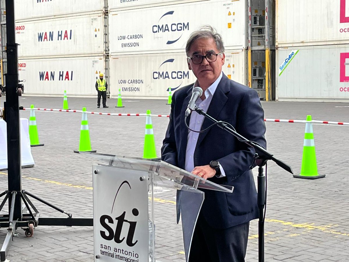 mundomaritimo's tweet photo. Mauricio Carrasco, presidente del directorio de #STI , en una ceremonia especial, da el vamos a la ##Temporada de #Cerezas 2023 que contempla un total de 15 embarques. #SaamTerminals @elpuertodechile #MundoMaritimo https://t.co/gVsrj5SN8s
