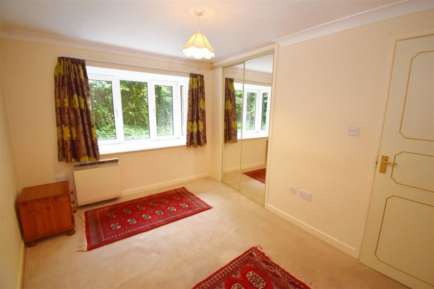 Nicholas Est Agents tweet media