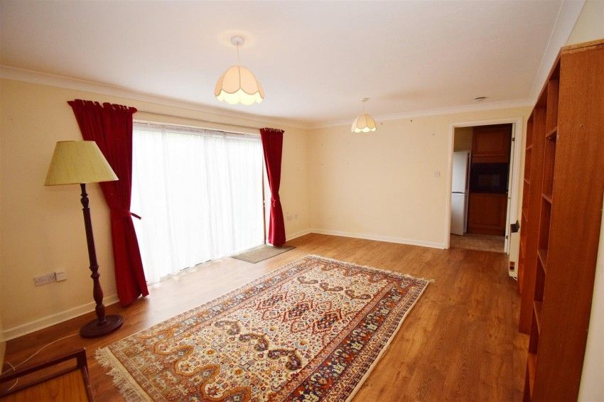 Nicholas Est Agents tweet media