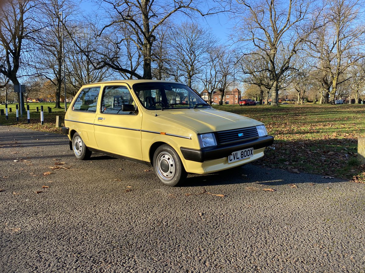 A little autumnal drive #classiccar #austin #metro #britishleyland