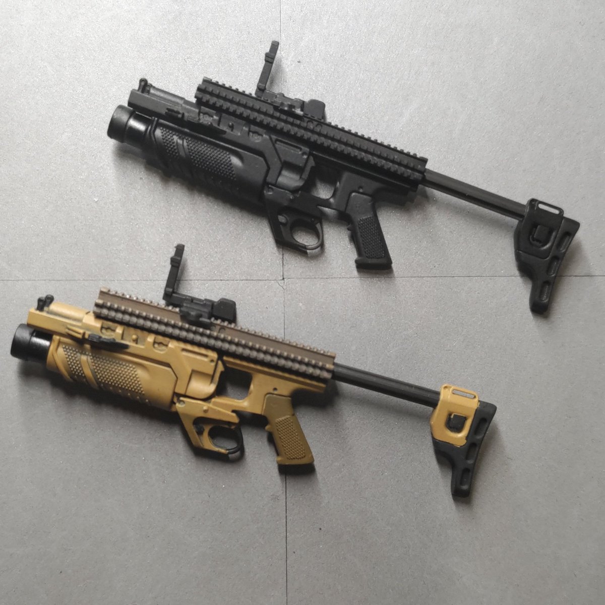 ammocan762's tweet photo. ジオコムのランチャーセットBのFN EGMLをジブラックで塗装しました。
加えて、SCARのバレルとかLとHのランチャー用ロアレシーバーとか付属なんで手持ちのSCAR用に組んで塗装しました。そしてまたまたSCARが採用されていたら？という世界線。
#リトルアーモリーを作る
#リトルアーモリー
#egml https://t.co/DtWi4k8Mvs