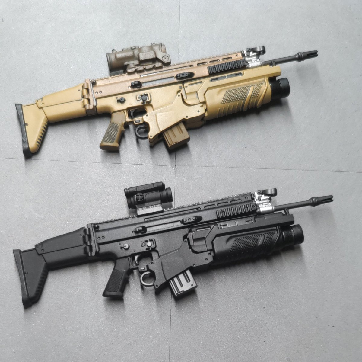 ammocan762's tweet photo. ジオコムのランチャーセットBのFN EGMLをジブラックで塗装しました。
加えて、SCARのバレルとかLとHのランチャー用ロアレシーバーとか付属なんで手持ちのSCAR用に組んで塗装しました。そしてまたまたSCARが採用されていたら？という世界線。
#リトルアーモリーを作る
#リトルアーモリー
#egml https://t.co/DtWi4k8Mvs