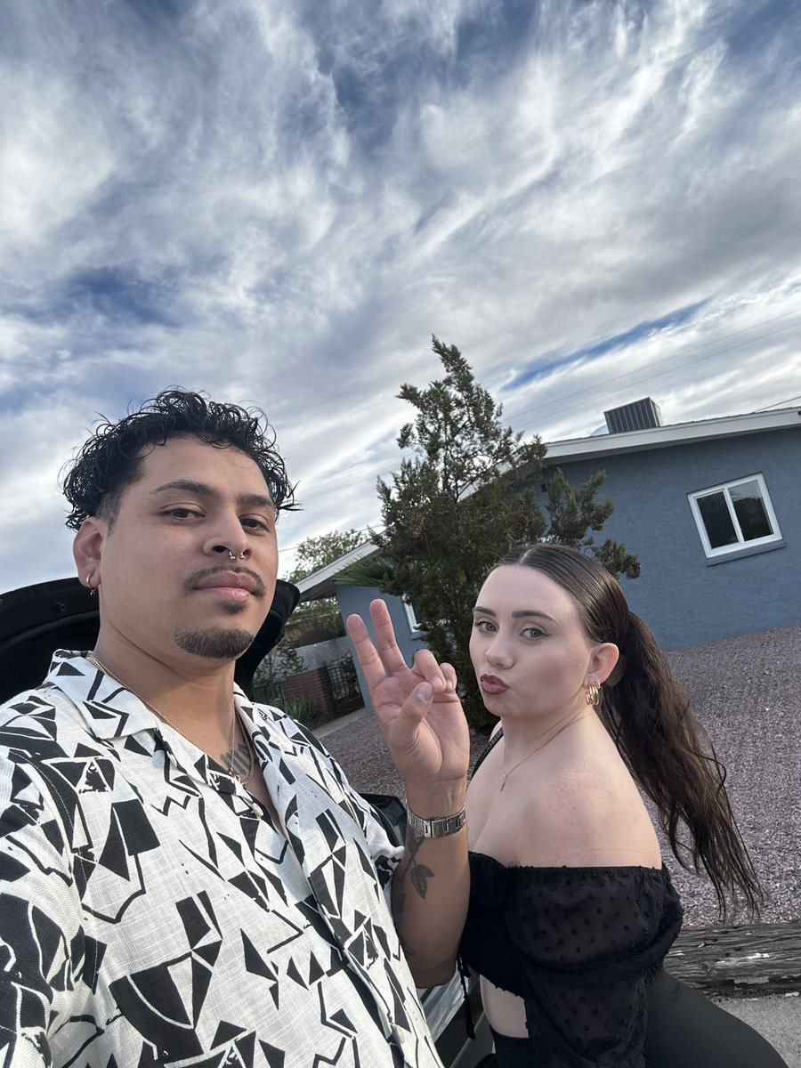 evrgold's tweet photo. Shits crazy when u meet your person 
Thankful https://t.co/rbfTqF5dv1