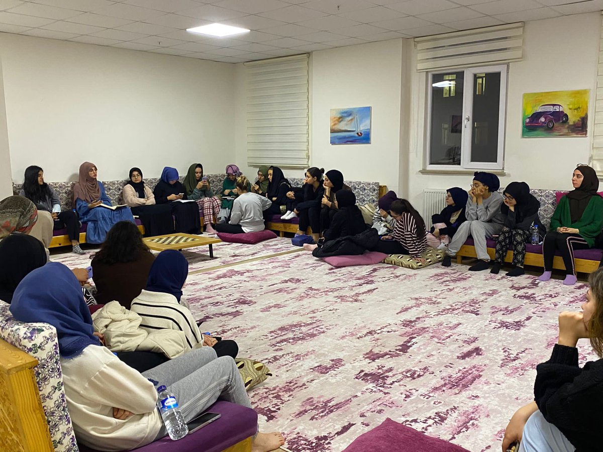 📍Hayreddin Tokadi Yurdu

Manevi açıdan ruhsal sıkıntılarla başa çıkma konulu Hasbihal programımız gerçekleştirildi 🌿

<a href="/OA_BAK/">Dr. Osman Aşkın Bak</a> 
<a href="/gencliksporbak/">Gençlik ve Spor Bakanlığı 🇹🇷</a>